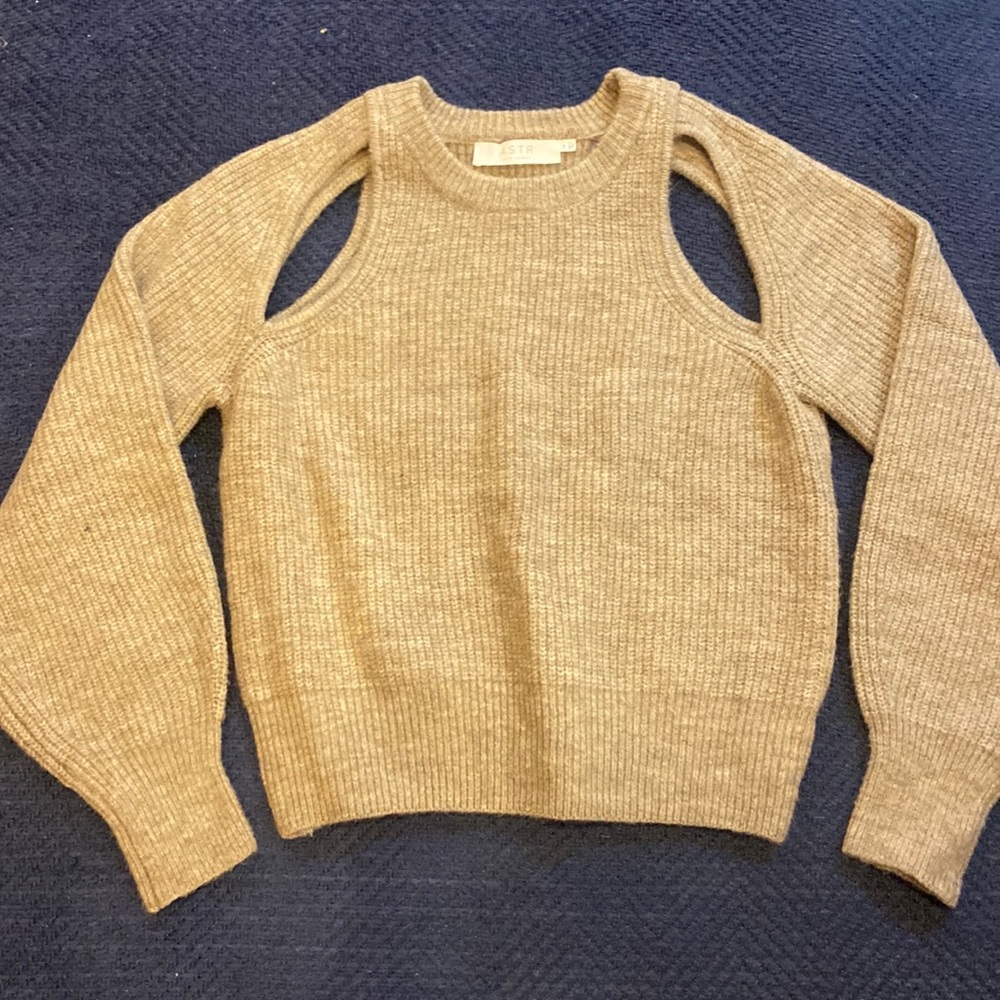 ASTR The Label Cutout Sweater